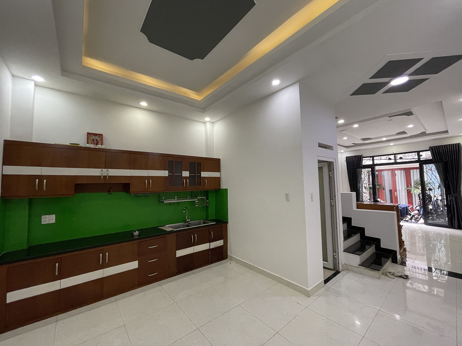 Bán nhà Hoàng Hoa Thám, Quận Bình Thạnh tuyệt phẩm 3 lầu (4,5m x 12m) đẹp lung linh hẻm ôtô khu VIP